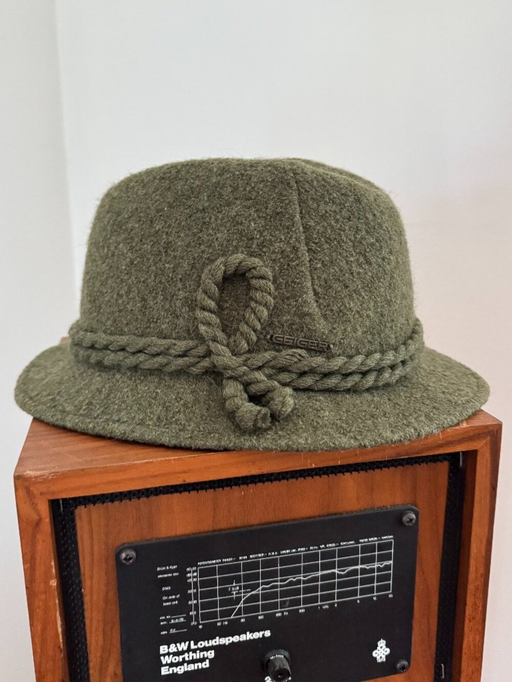 Vintage GEIGER Olive Green Tyrolean  Wool Hat - Size M / L